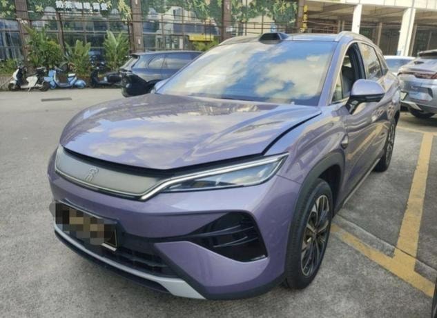 BYD 宋Ultra DM 2026 — фото автомобиля