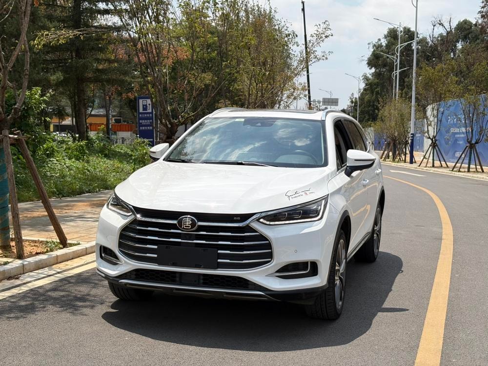 BYD Tang 2018 — фото автомобиля