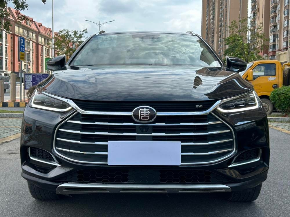 BYD Tang 2018 — фото автомобиля