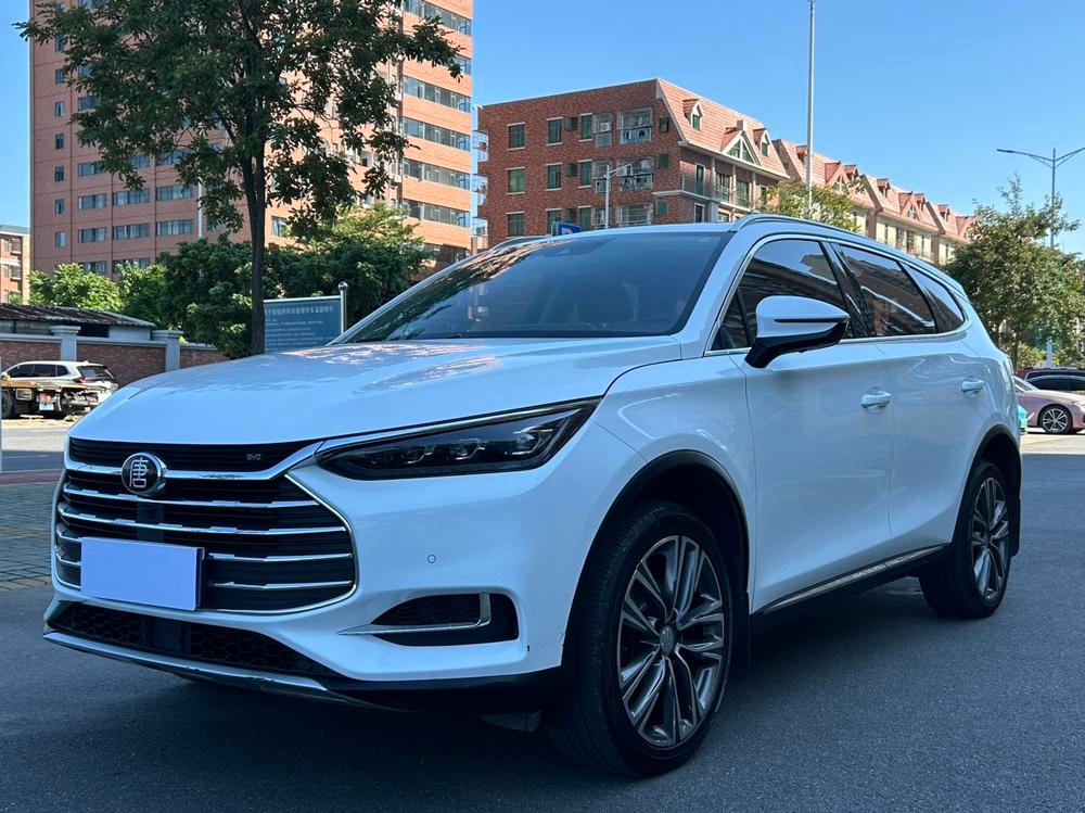 BYD Tang 2018 — фото автомобиля