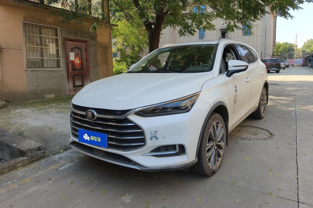 BYD Tang 2018 — фото автомобиля 1