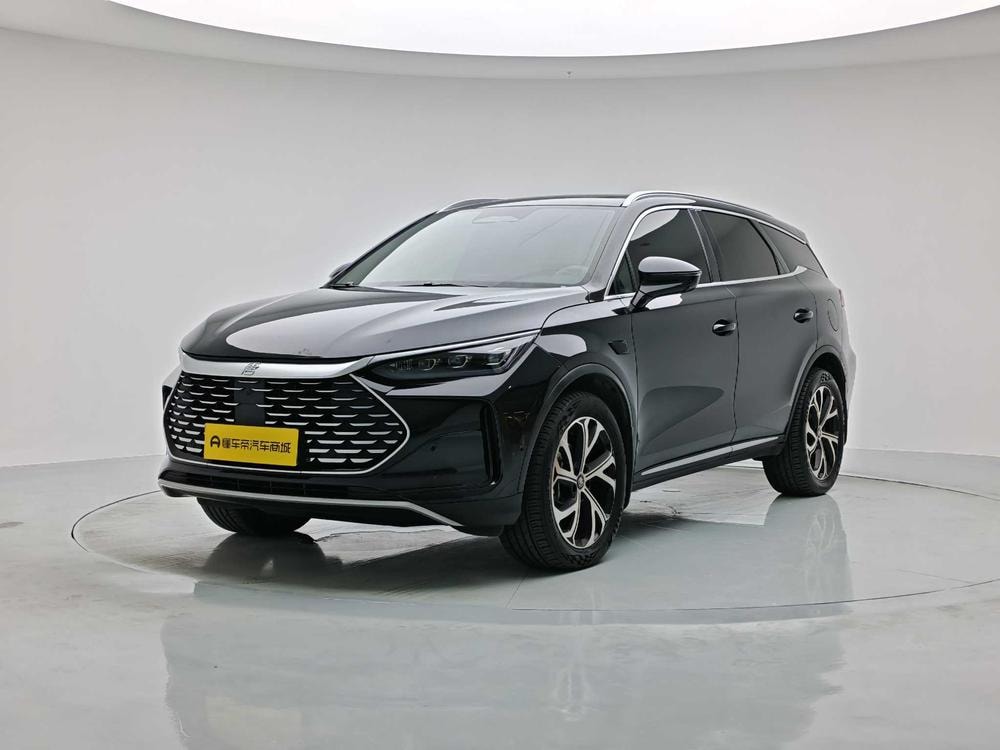 BYD Tang DM 2025 — фото автомобиля 1