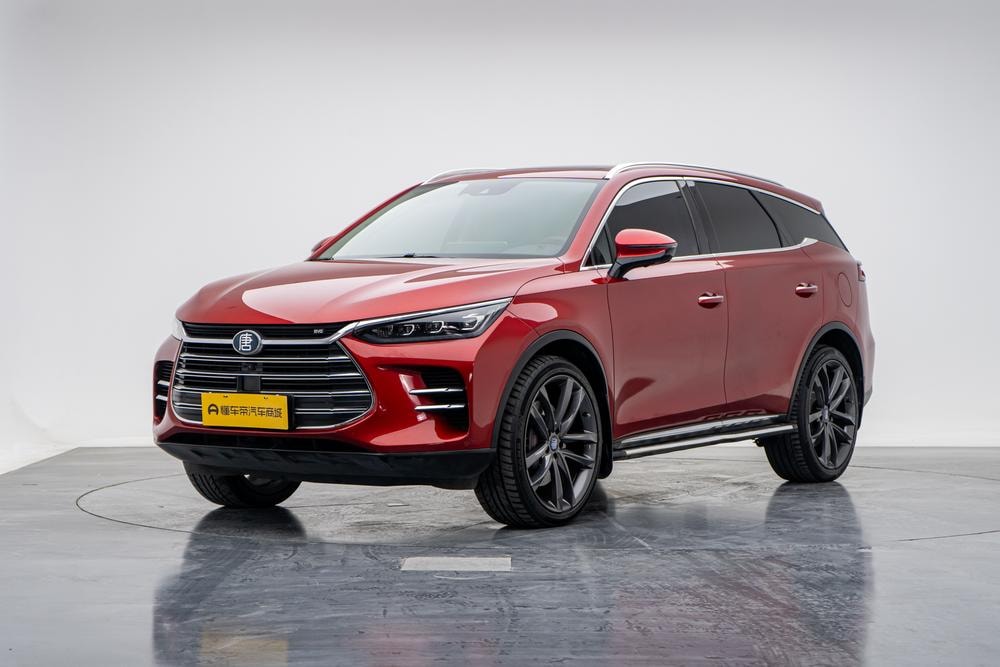 BYD Tang DM 2018 — фото автомобиля 1