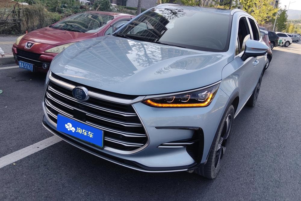 BYD Tang DM 2023 — фото автомобиля 1