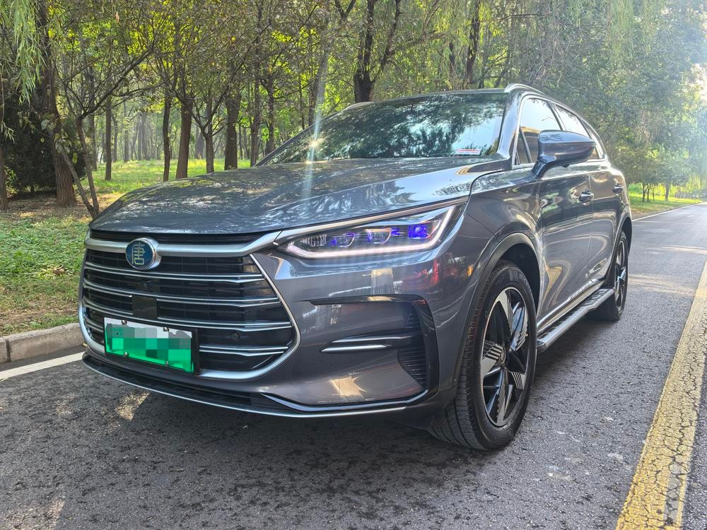 BYD Tang DM 2023 — фото автомобиля 1