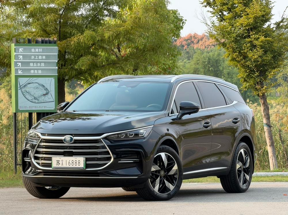 BYD Tang DM 2023 — фото автомобиля 1