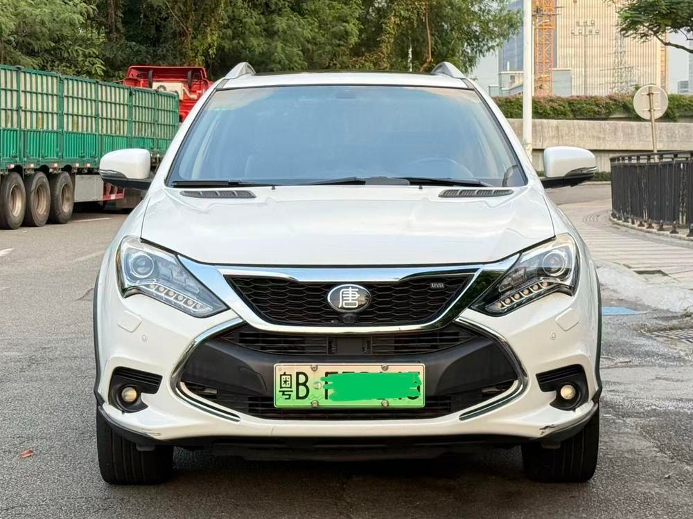 BYD Tang DM 2017 — фото автомобиля 1