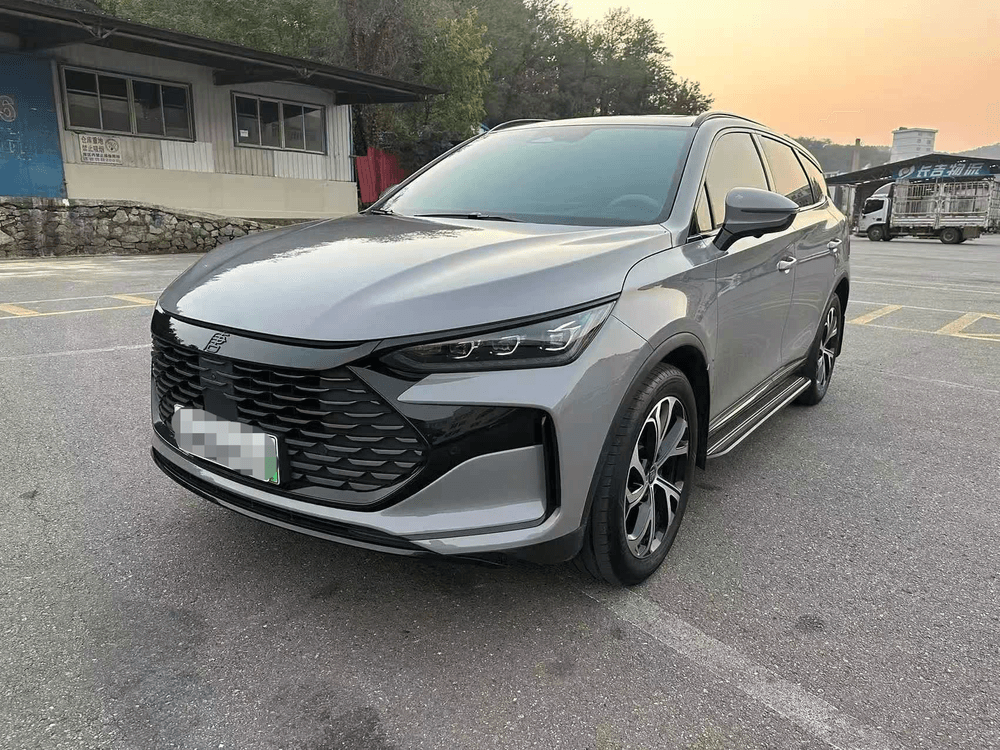 BYD Tang DM 2025 — фото автомобиля 1