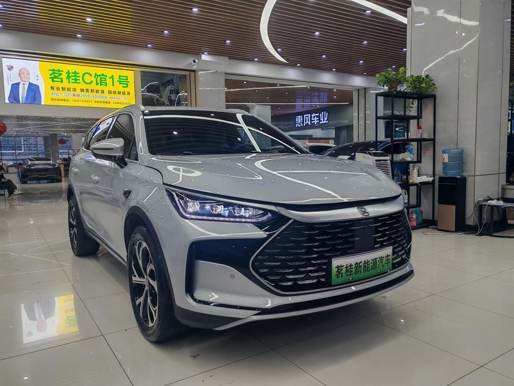 BYD Tang DM 2025 — фото автомобиля