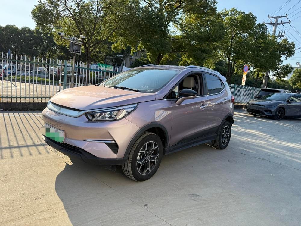 BYD Yuan Pro 2023 — фото автомобиля 1