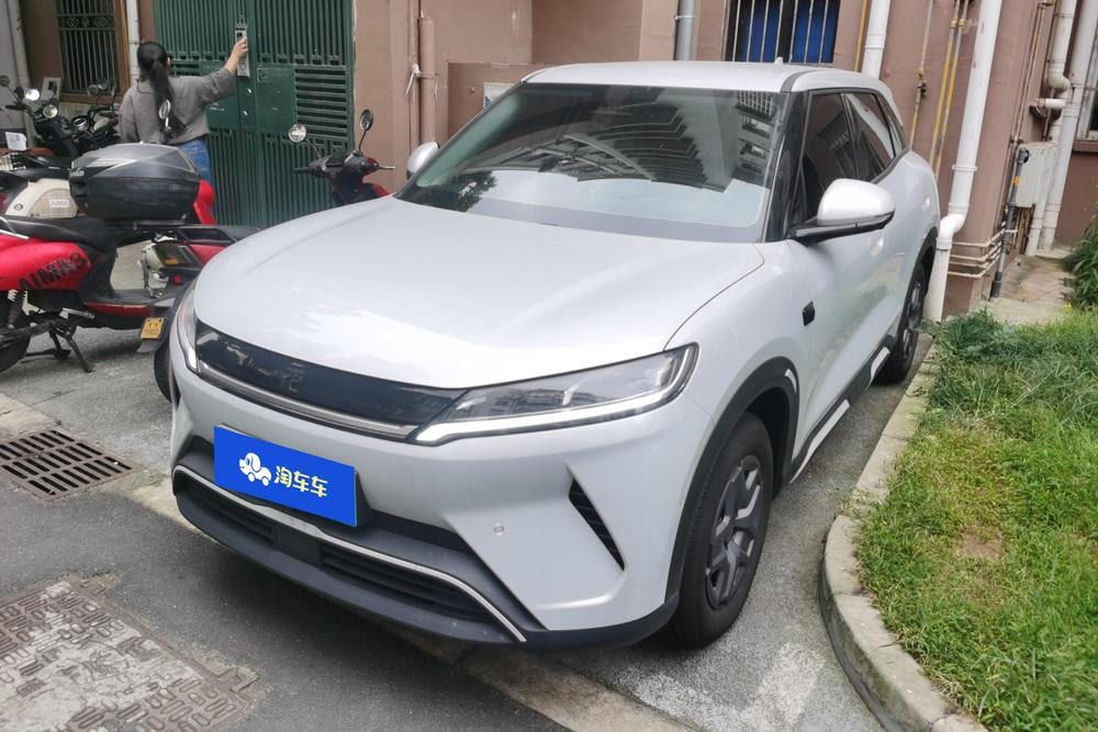 BYD Yuan UP 2025 — фото автомобиля 1