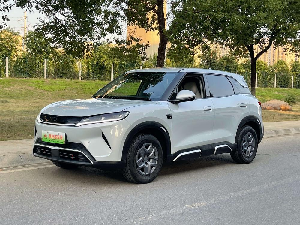 BYD Yuan UP 2025 — фото автомобиля