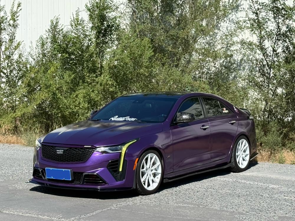Cadillac CT4 2021 — фото автомобиля 1