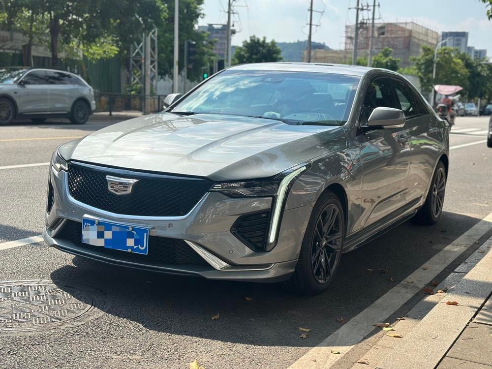 Cadillac CT4 2023 — фото автомобиля 1