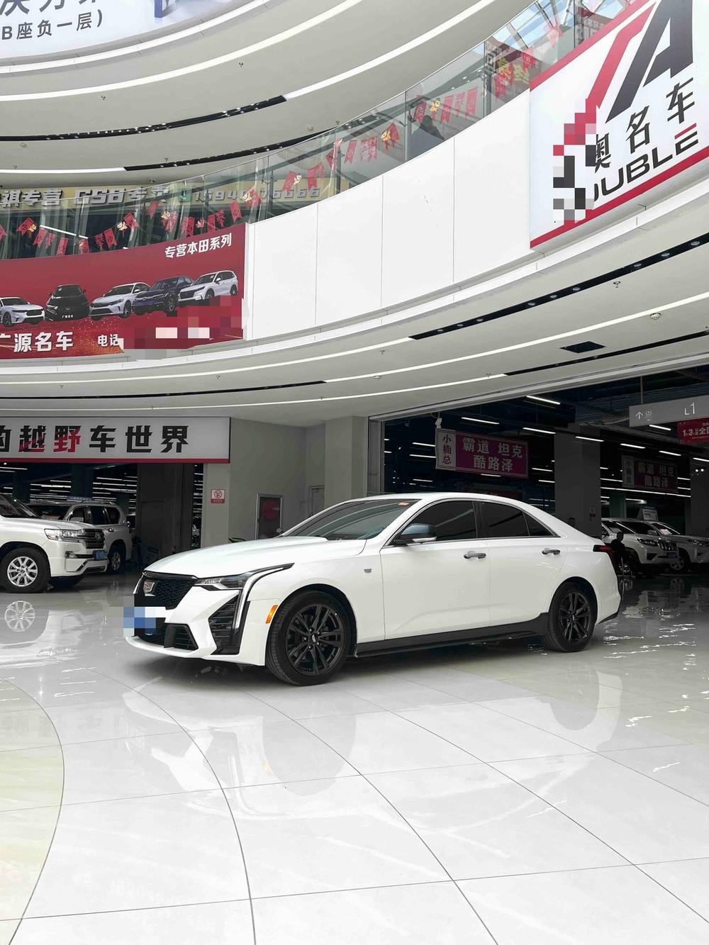 Cadillac CT4 2021 — фото автомобиля 1