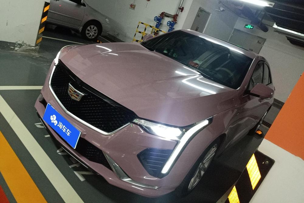 Cadillac CT4 2021 — фото автомобиля 1