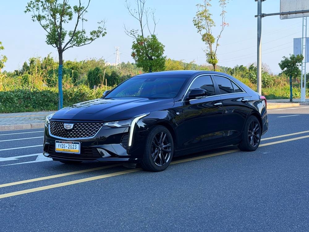 Cadillac CT4 2022 — фото автомобиля