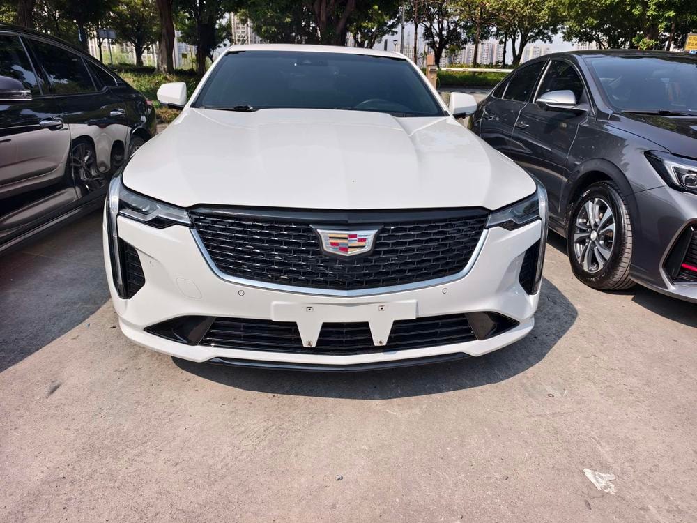 Cadillac CT4 2021 — фото автомобиля