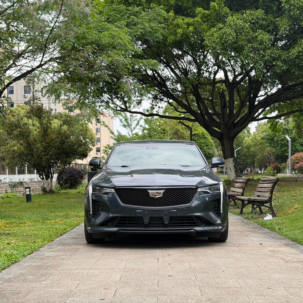 Cadillac CT4 2022 — фото автомобиля