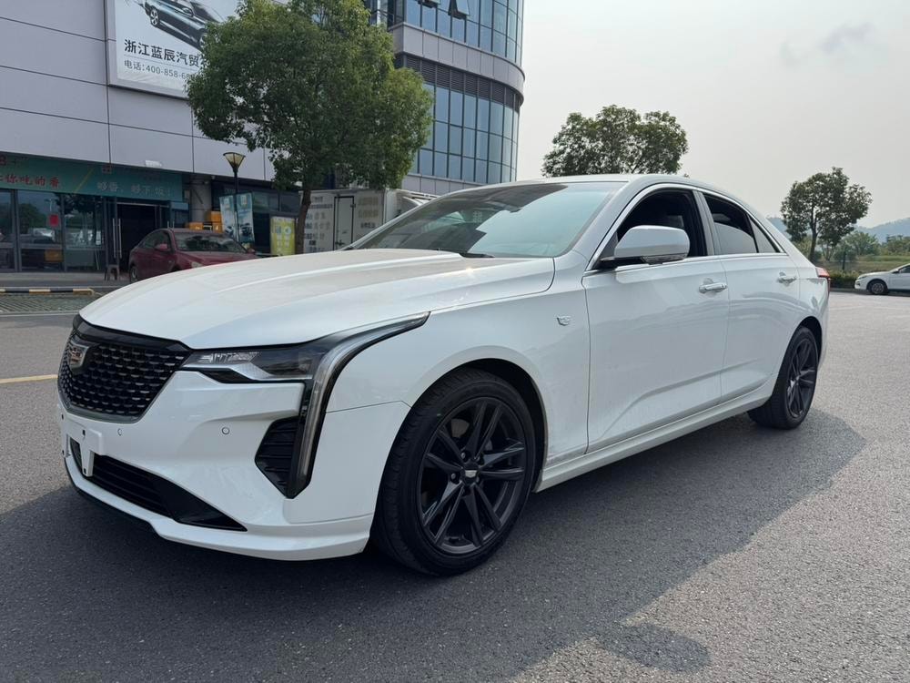 Cadillac CT4 2022 — фото автомобиля