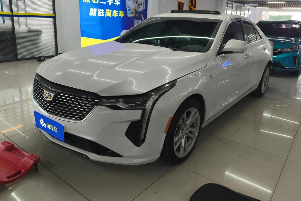 Cadillac CT4 2023 — фото автомобиля