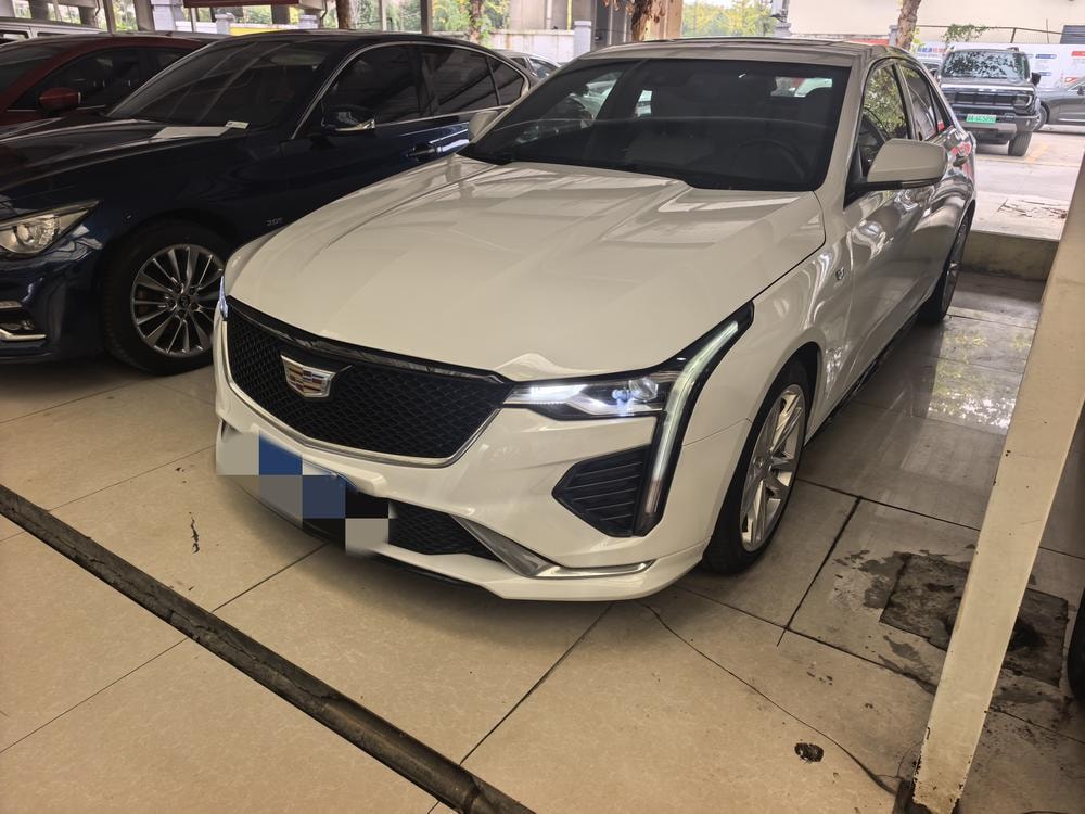 Cadillac CT4 2020 — фото автомобиля
