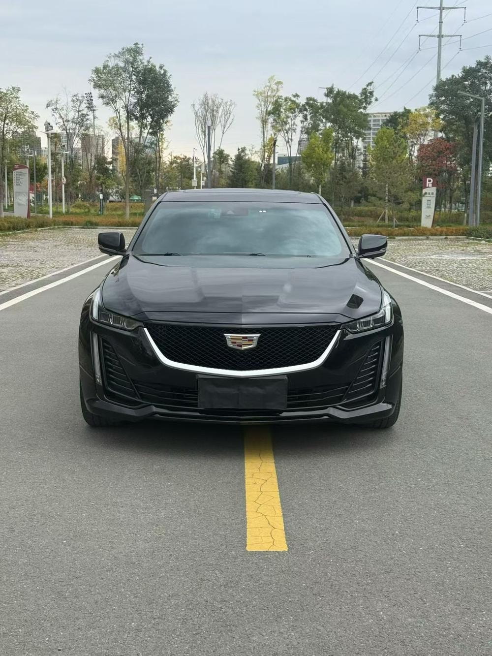 Cadillac CT5 2023 — фото автомобиля 1