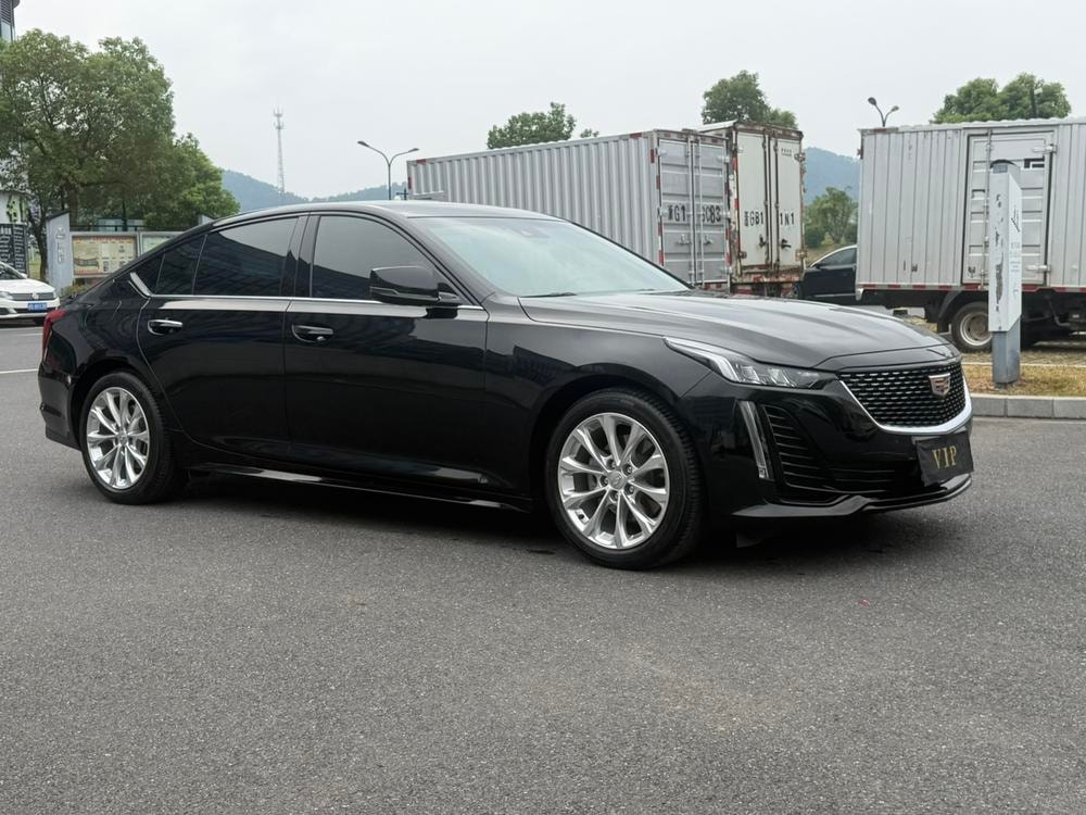 Cadillac CT5 2022 — фото автомобиля 1