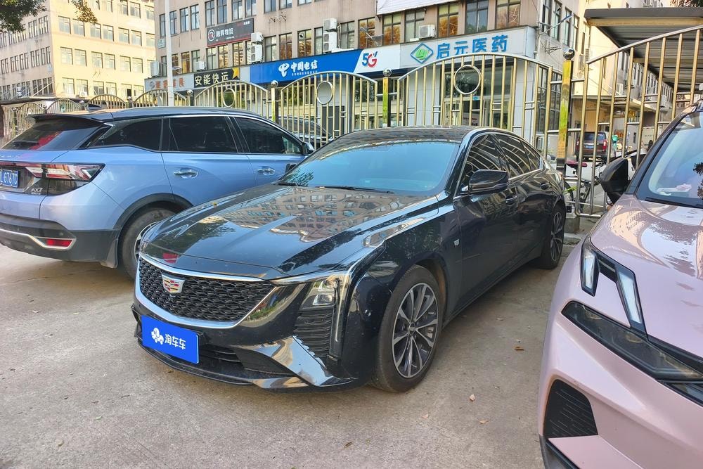 Cadillac CT5 2025 — фото автомобиля