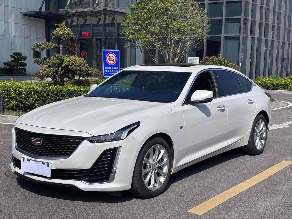 Cadillac CT5 2023 — фото автомобиля 1