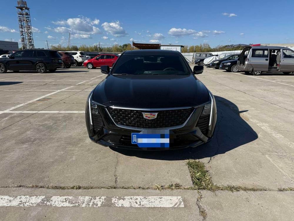 Cadillac CT5 2025 — фото автомобиля