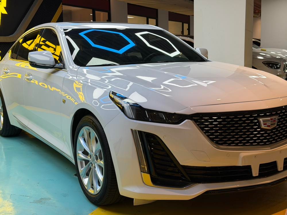 Cadillac CT5 2021 — фото автомобиля