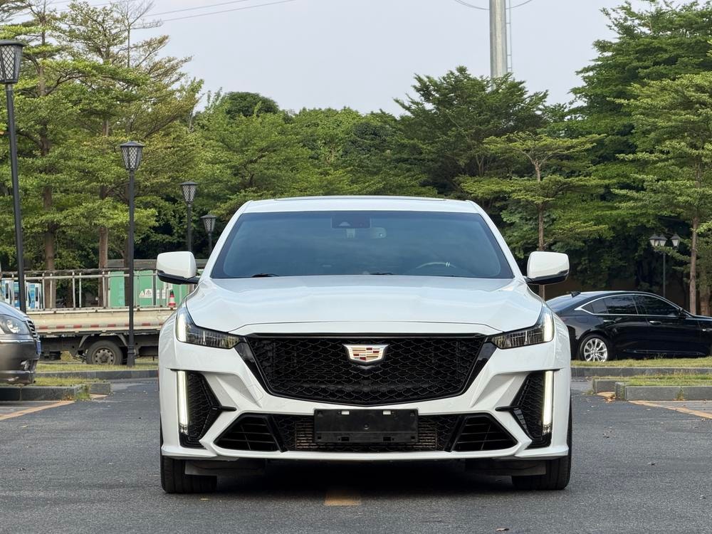 Cadillac CT5 2022 — фото автомобиля