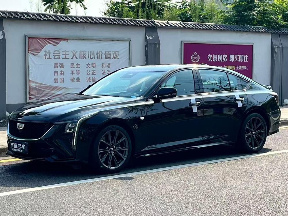 Cadillac CT5 2025 — фото автомобиля