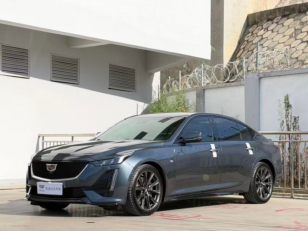 Cadillac CT5 2021 — фото автомобиля
