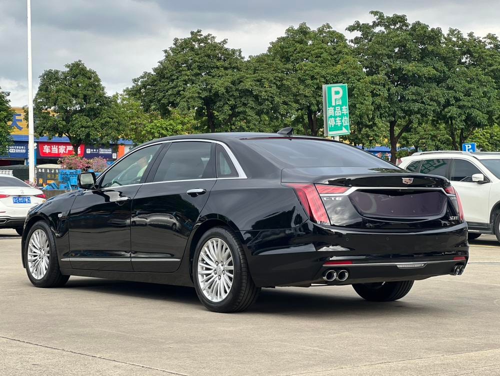 Cadillac CT6 2020 — фото автомобиля