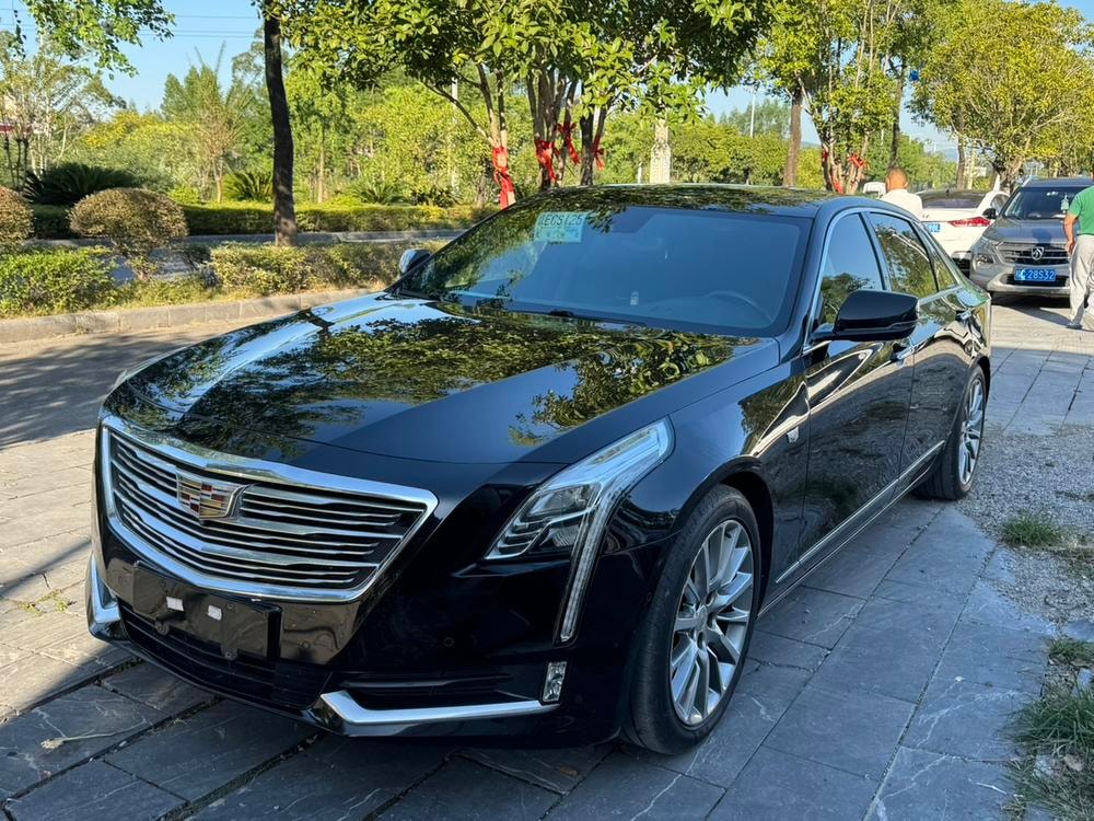 Cadillac CT6 2017 — фото автомобиля 1