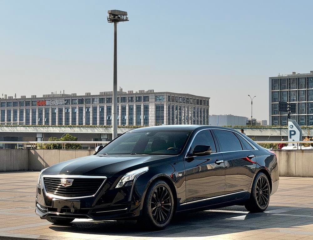 Cadillac CT6 2018 — фото автомобиля