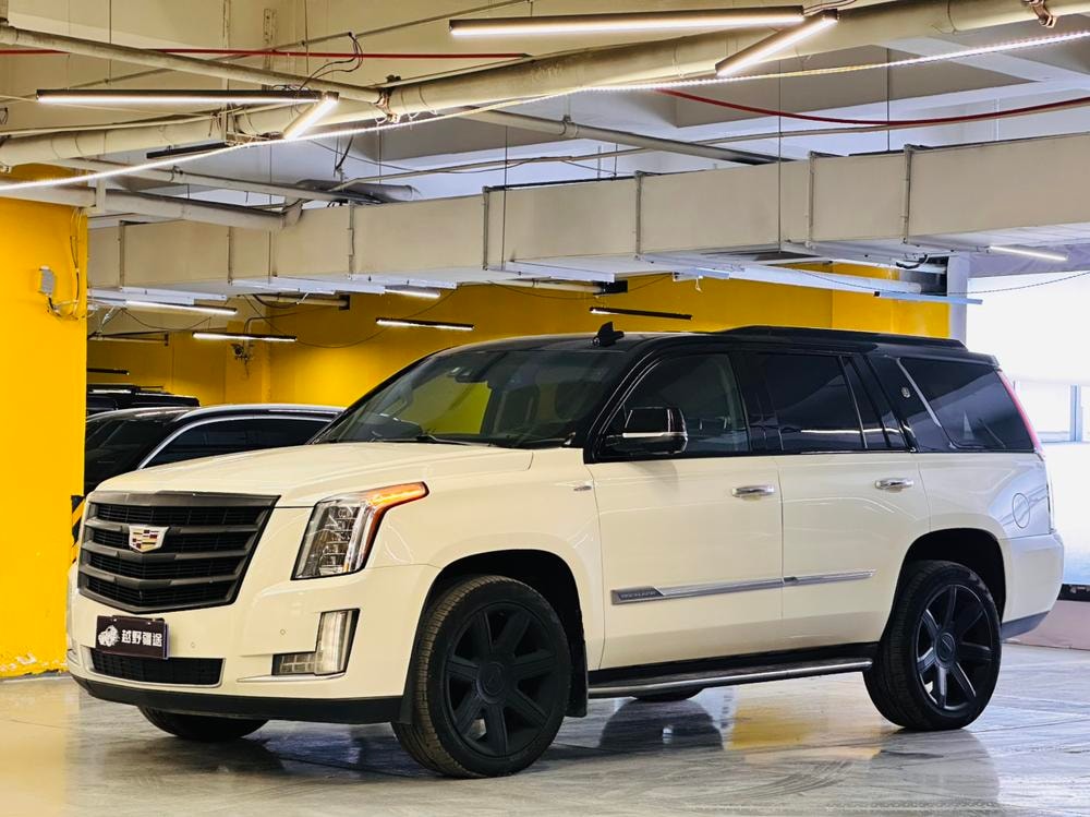 Cadillac Escalade 2016 — фото автомобиля