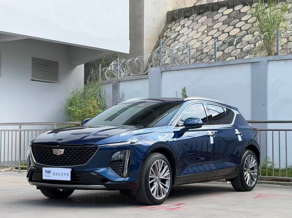 Cadillac GT4 2023 — фото автомобиля