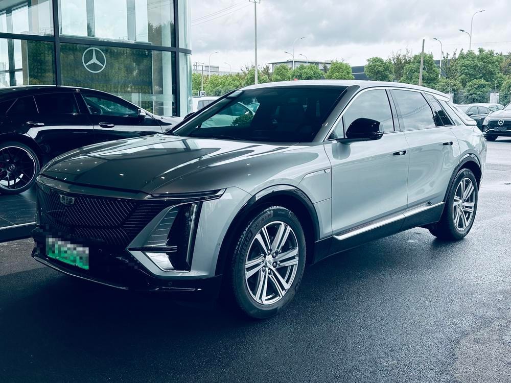 Cadillac Lyriq 2024 — фото автомобиля 1