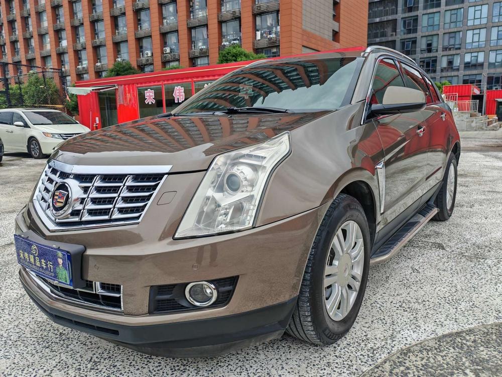 Cadillac SRX 2015 — фото автомобиля