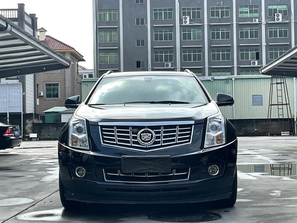 Cadillac SRX 2013 — фото автомобиля