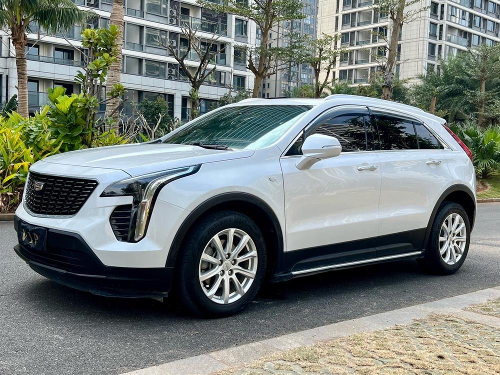 Cadillac XT4 2022 — фото автомобиля 1