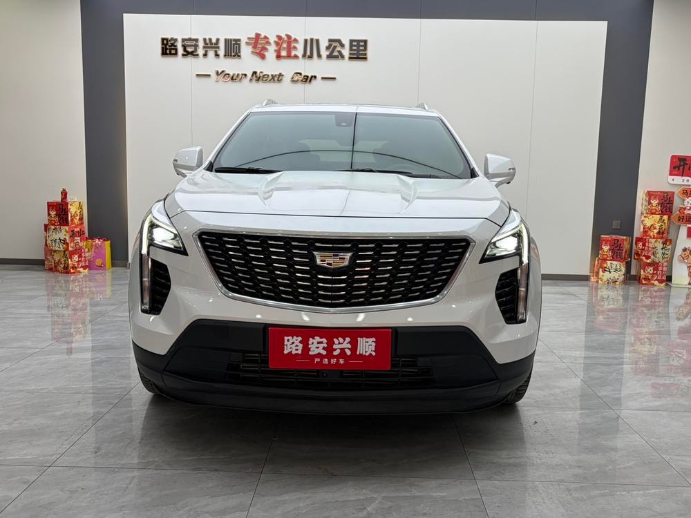 Cadillac XT4 2020 — фото автомобиля
