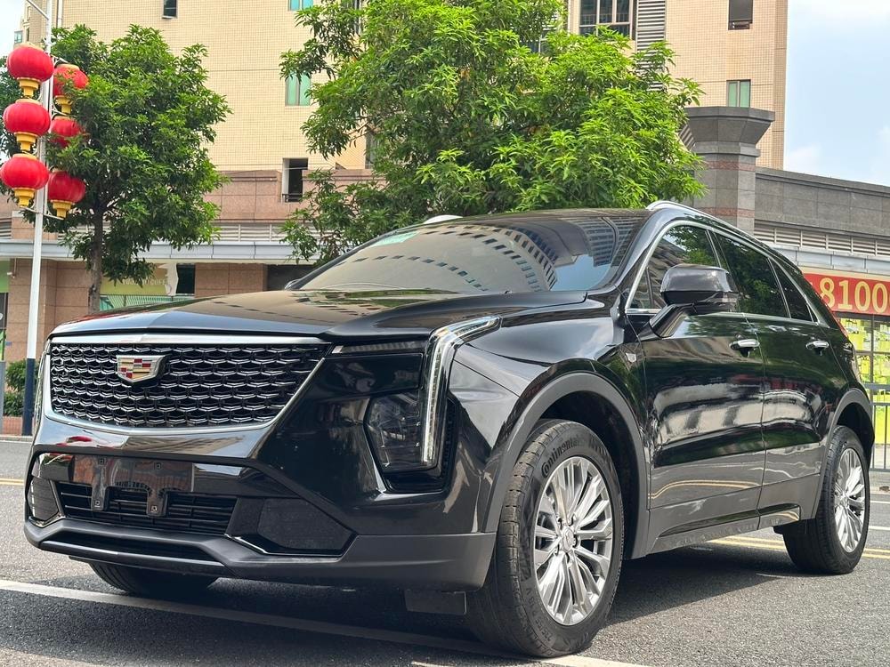 Cadillac XT4 2024 — фото автомобиля