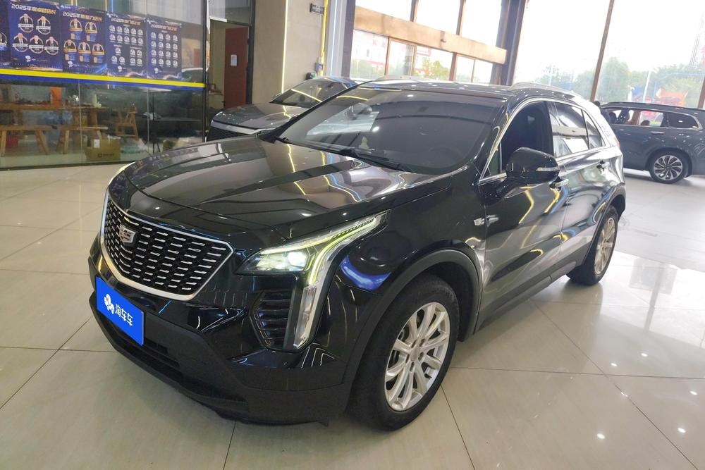 Cadillac XT4 2021 — фото автомобиля