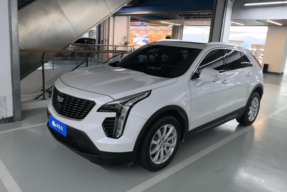 Cadillac XT4 2022 — фото автомобиля 1