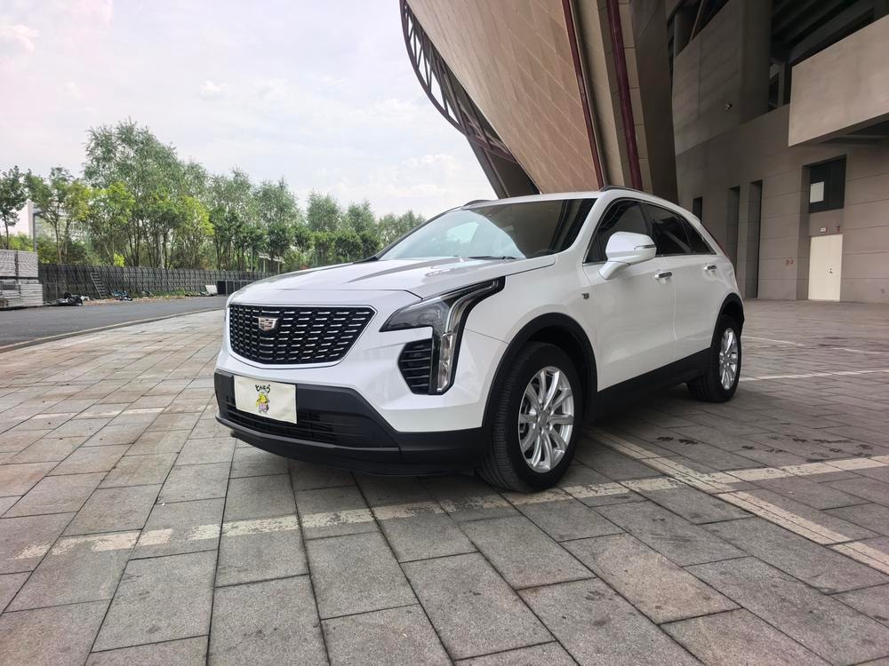 Cadillac XT4 2020 — фото автомобиля