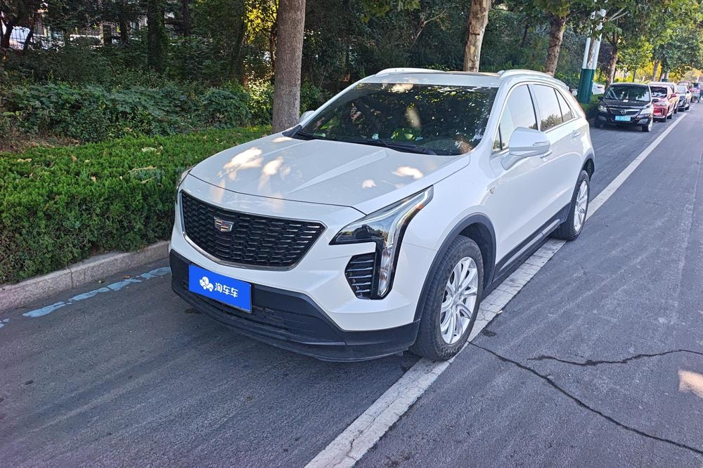 Cadillac XT4 2021 — фото автомобиля 1